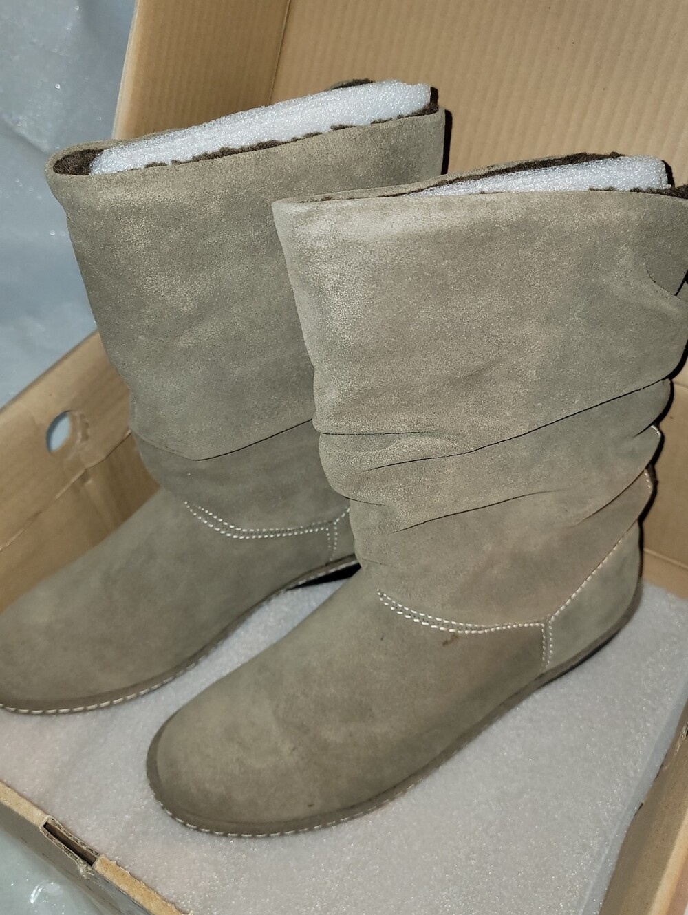 NIB Lands End Tan Chalet Shearling Boots